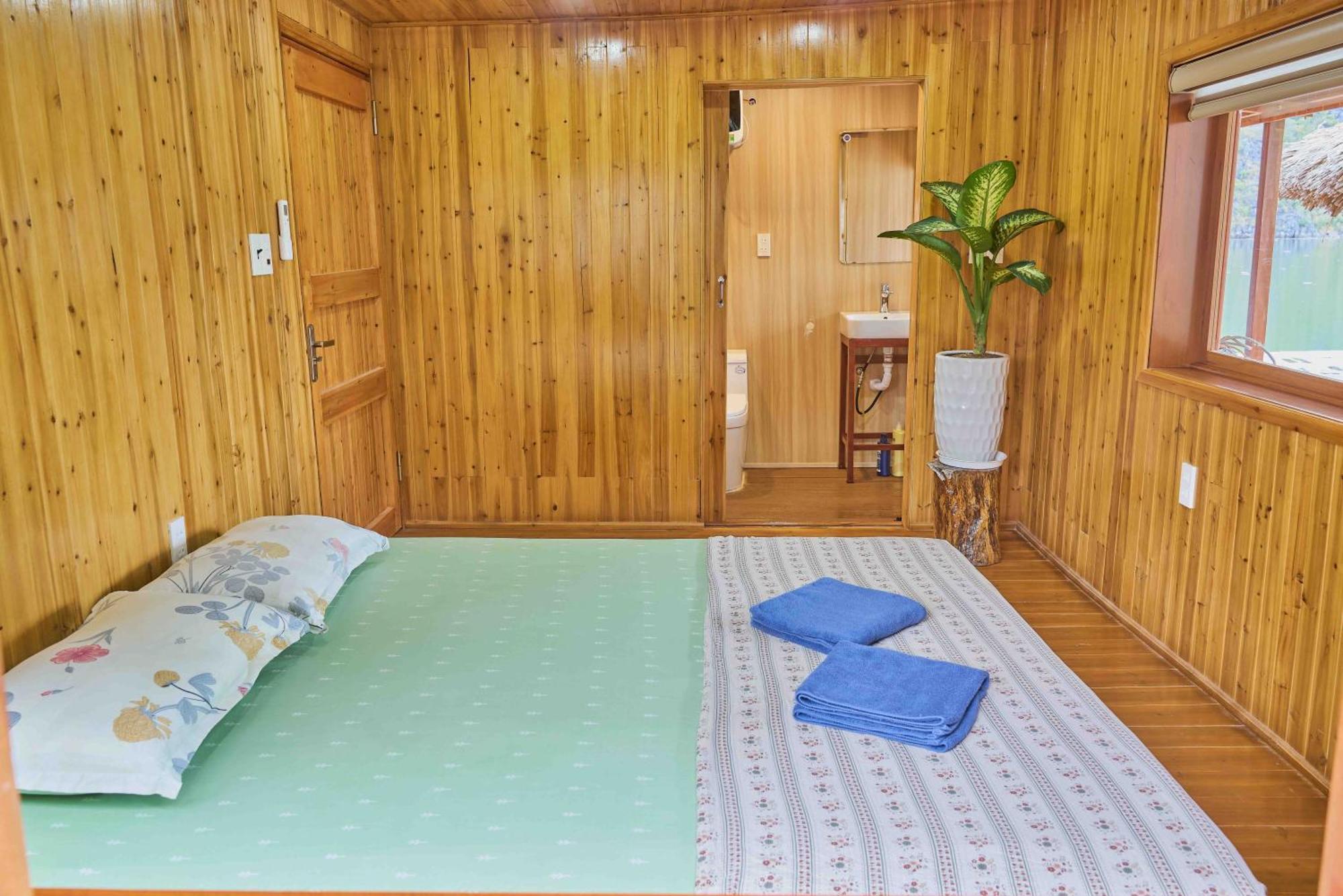 Dong Khe Sau Lan Ha Floating Homestay מראה חיצוני תמונה
